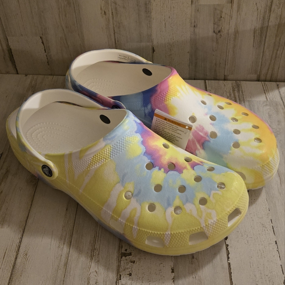 New with tag Crocs Tye Dye sz.13